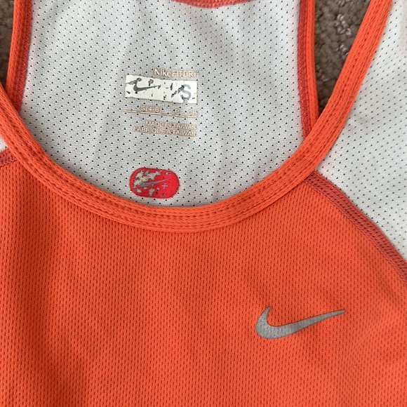 Small Nike running tank - Picture 3 of 3